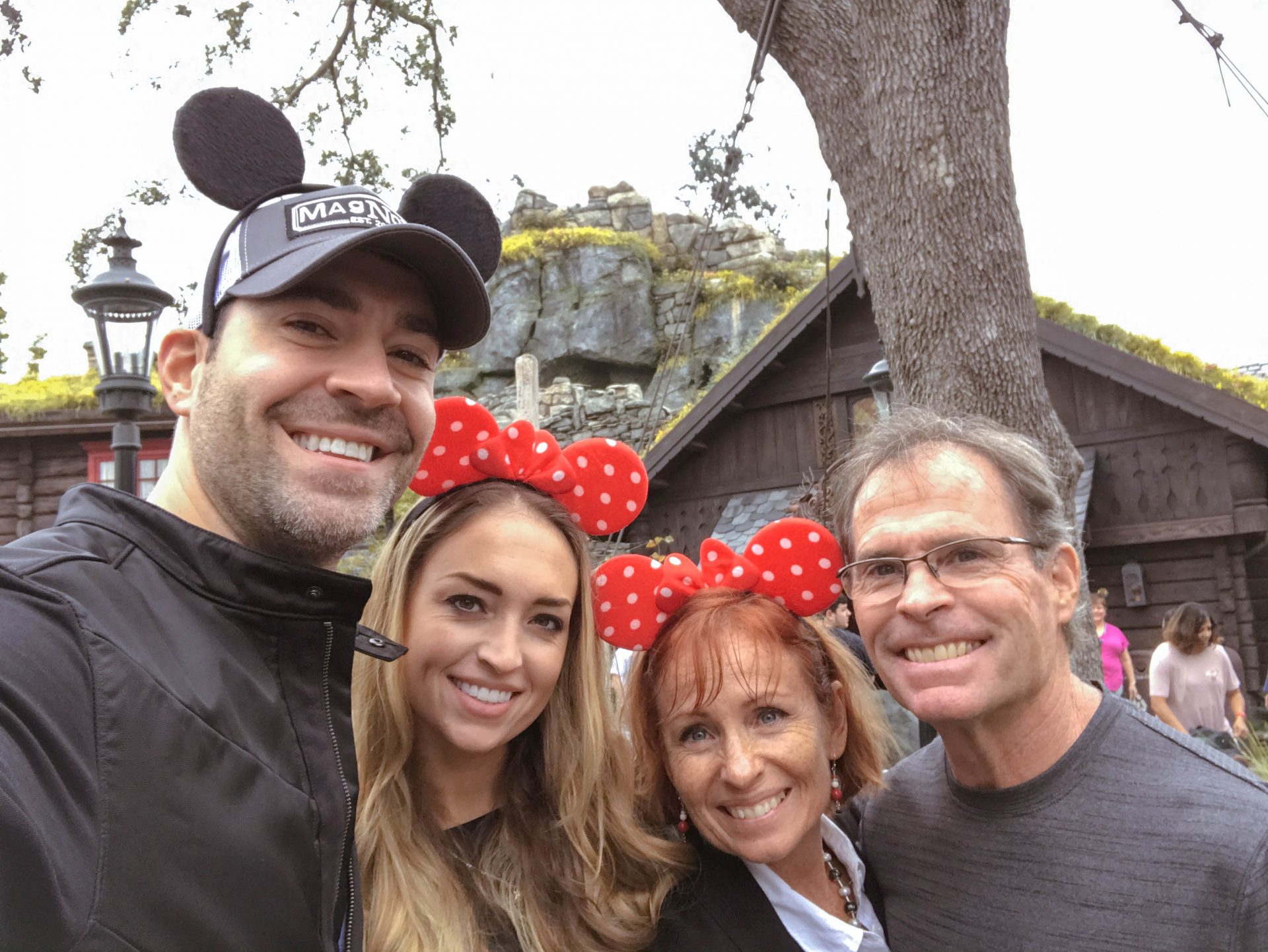 drinking around the world in Epcot drinking around the world in Epcot