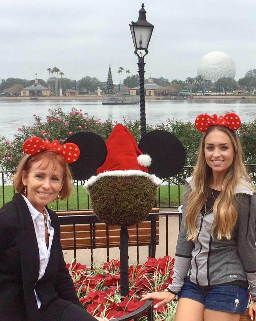 drinking around the world in Epcot drinking around the world in Epcot