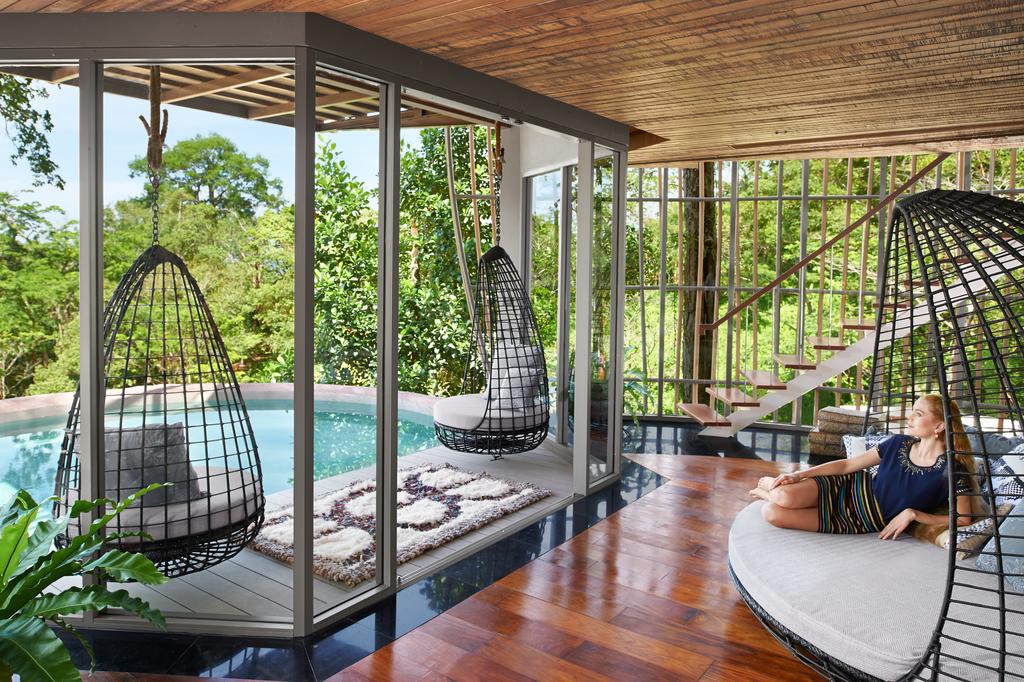 treehouse hotels around the world