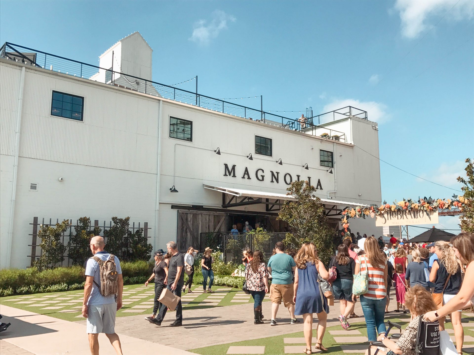 fixer upper magnolia market